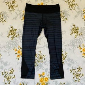 Lululemon Size 6 Cropped Leggings